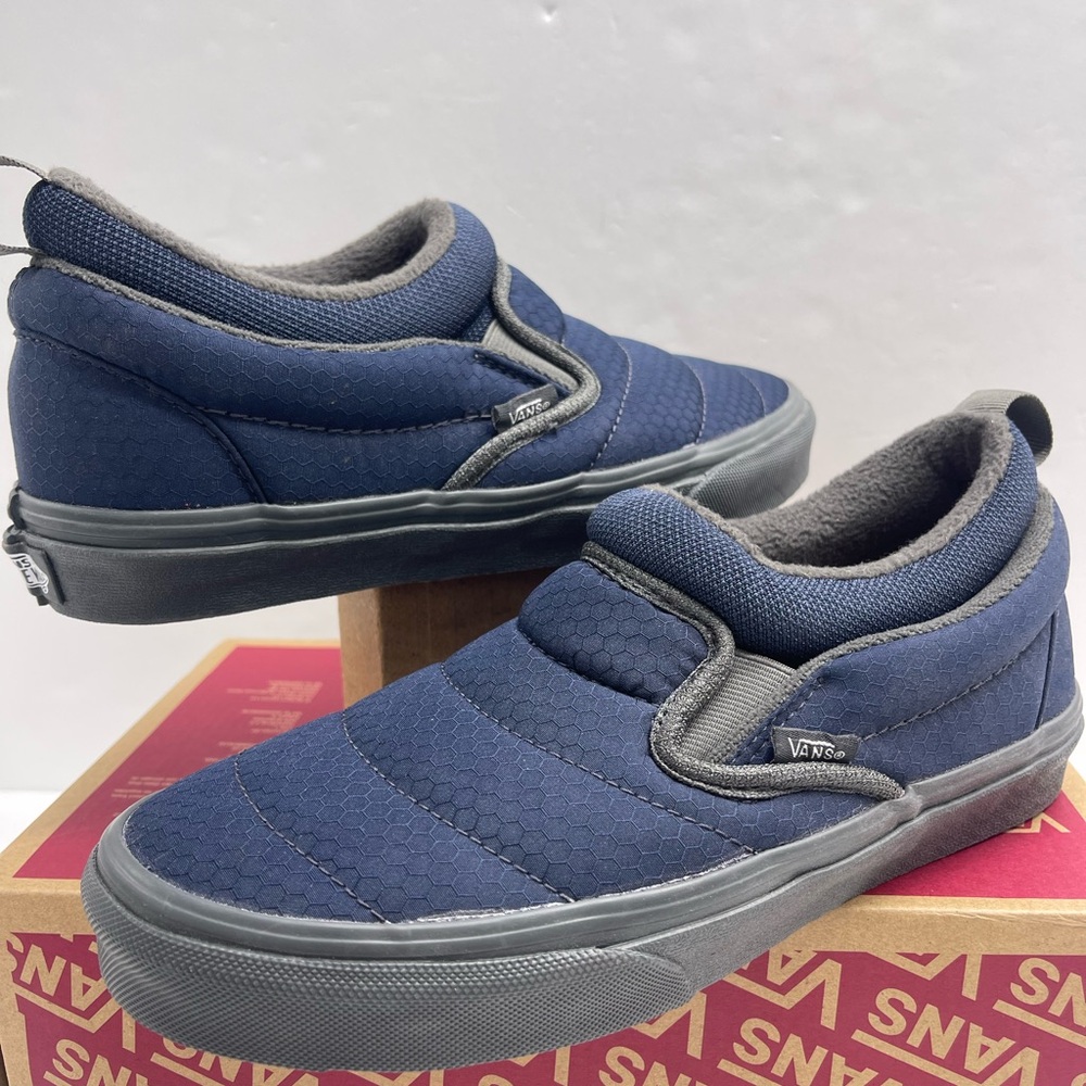 Vans WMNS
Cozy Mesh Parisian Night
VN0009QUJDU Blue Slip-On Sneakers - Picture 10 of 16